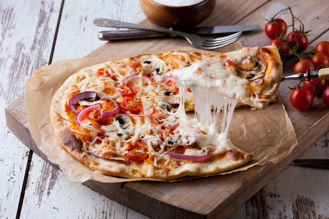【鮭フレークのピザ】栗原心平さんの作り置きレシピ