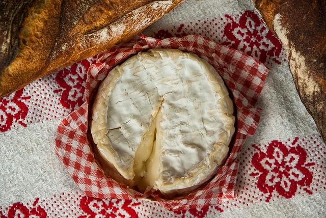 【カマンベールチーズのベーコン包み焼き】絶品チーズレシピ
